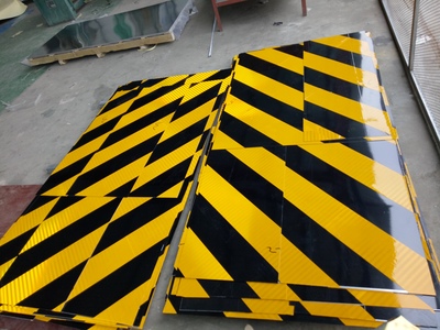 惠州3M標(biāo)牌加工_惠州標(biāo)志桿龍門架制作_惠州熱熔標(biāo)線_惠州交通設(shè)施產(chǎn)品批發(fā)