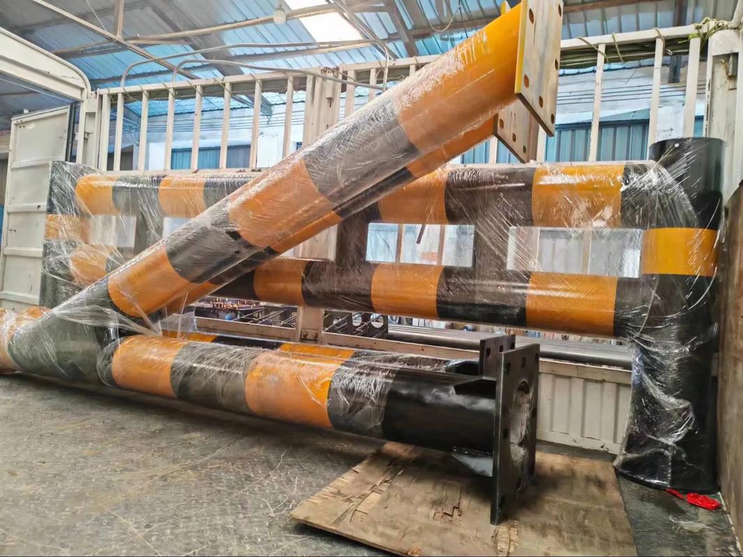 《成都湘達交通設施》專業生產:交通標識,標牌,標桿,地